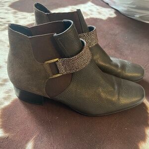 Logo women’s ankle boot